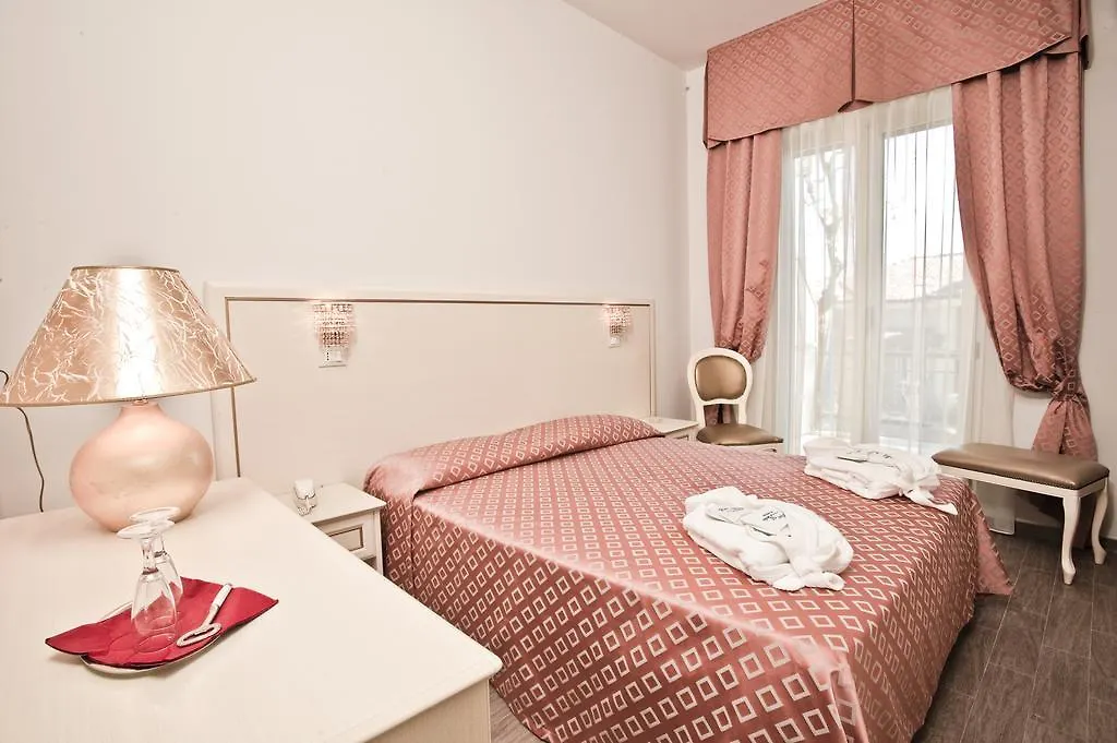 Hotel Nordic بيلاريا-إيجيا مارينا 3*,